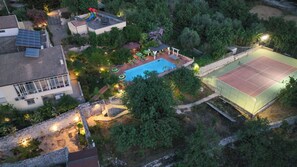 Exterior - Large villa with solar htd pool,tennis court,jacuzzi hot tub,playground for kids (Modica)