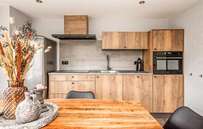 Fridge, microwave, dishwasher, coffee/tea maker