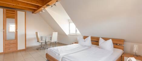 3 bedrooms, iron/ironing board, travel cot, free WiFi