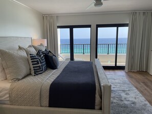 3 slaapkamers, verduisterende gordijnen, een strijkplank/strijkijzer