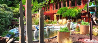 Contemporary Flat on a Christmas tree farm 5 Minutes to Oregon State University