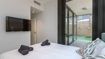 House | 4 bedrooms, blackout curtains, iron/ironing board, free cots/infant beds