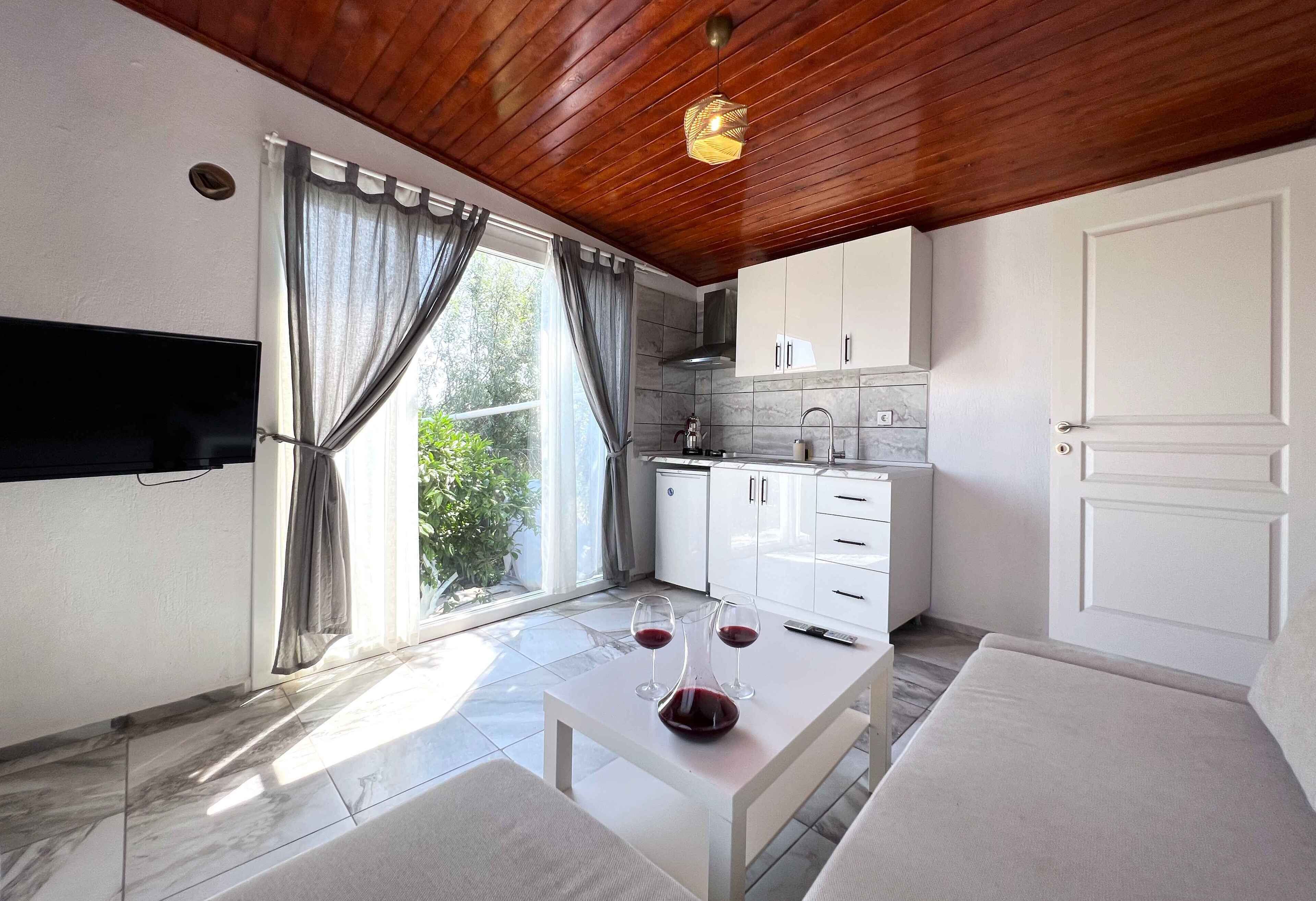 Literie hypoallergénique, rideaux occultants, chambres insonorisées