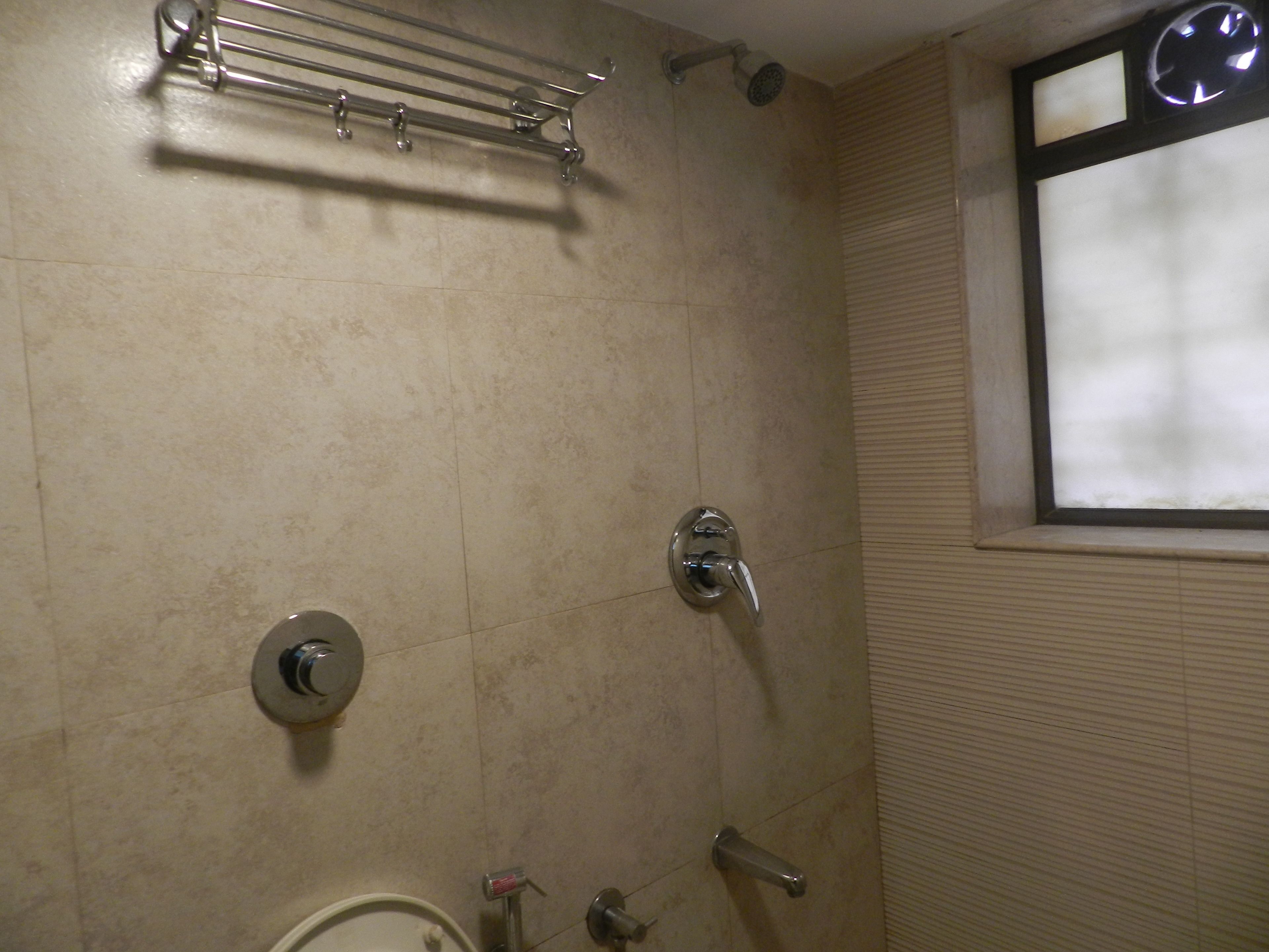 Rom – executive | Bad | Dusj, toalettartikler (inkludert) og håndklær