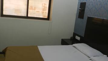 Rom – standard | Blendingsgardiner, wi-fi (inkludert) og sengetøy