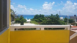 Unclassified image, 4 of 13, button - Casa Flor (Isla Mujeres)