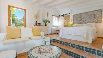 Romantic Bungalow, 1 Queen Bed, Terrace (Limon ) | Individually furnished, free WiFi, bed sheets