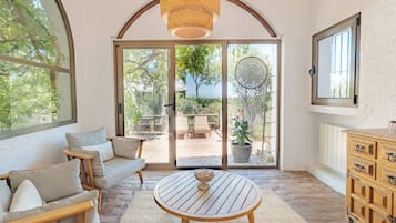 Habitación exclusiva doble, terraza, vistas al valle (Malaga) | Mobiliario individual, wifi gratis, ropa de cama