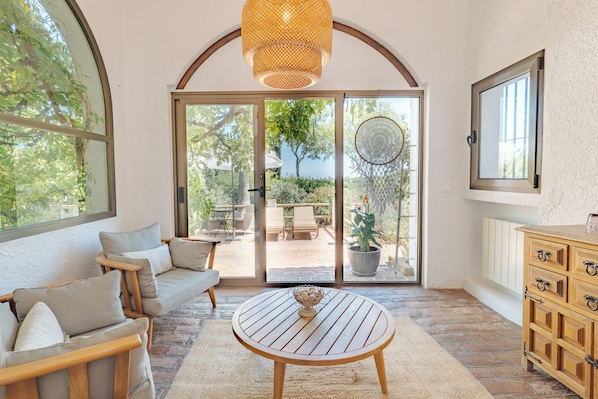 Exclusive Double Room, Terrace, Valley View (Malaga) | Individually furnished, free WiFi, bed sheets - Roca Verde Boutique Bed & Breakfast - Adults Only (Alhaurin de la Torre)