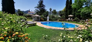 Outdoor pool, pool loungers - Roca Verde Boutique Bed & Breakfast - Adults Only (Alhaurin de la Torre)