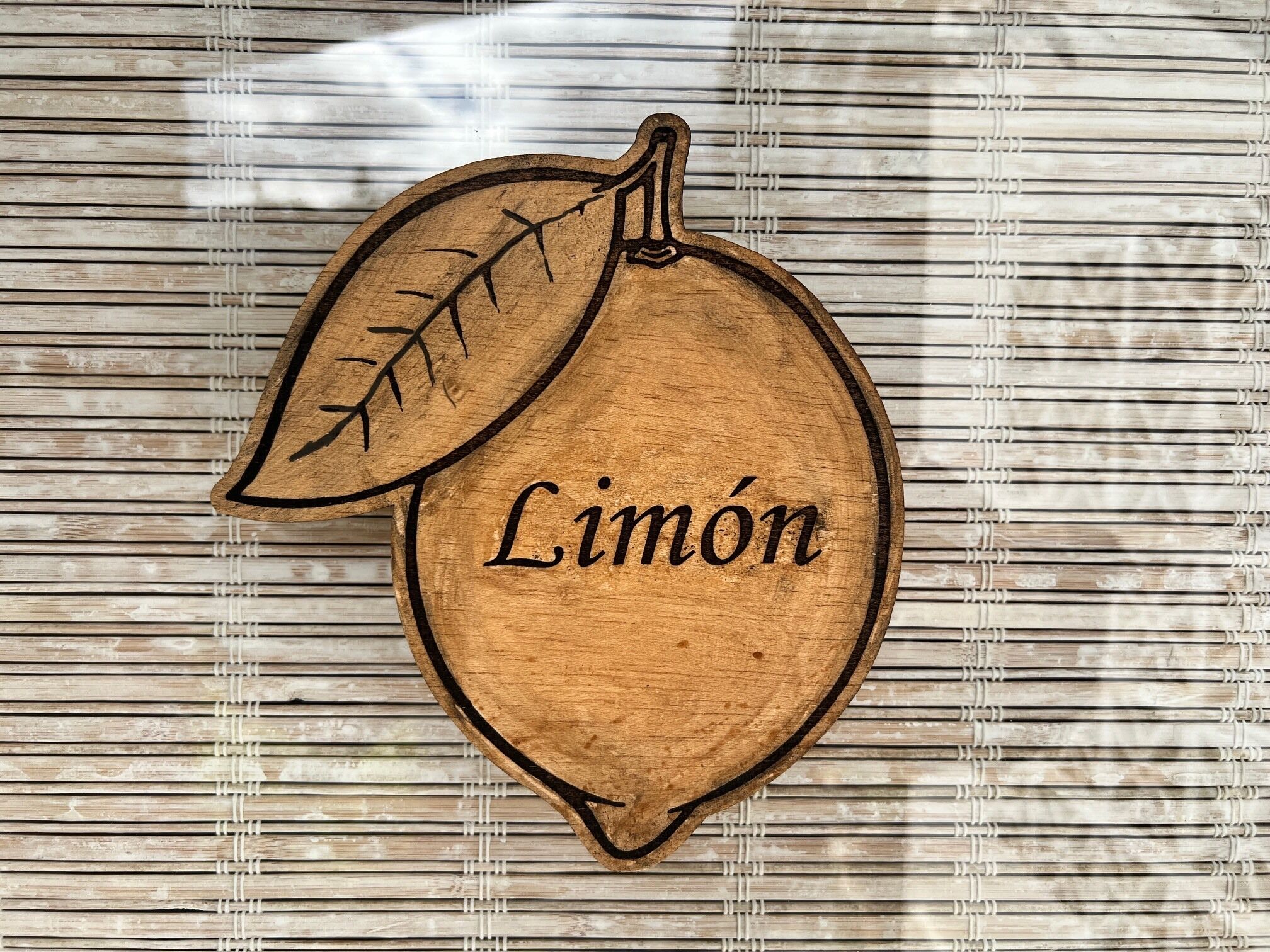 Romantische bungalow, 1 queensize bed, terras (Limon ) | Individueel gemeubileerd, gratis wifi, beddengoed