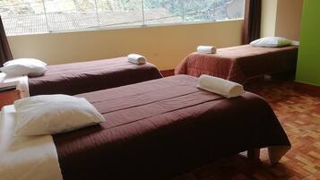 Triple Room, 3 Twin Beds | Free WiFi