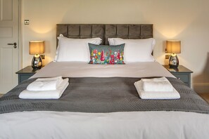 Egyptian cotton sheets, premium bedding, individually decorated