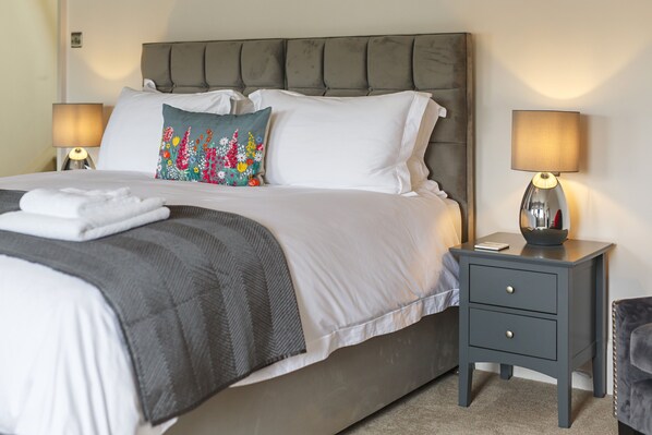 Egyptian cotton sheets, premium bedding, individually decorated