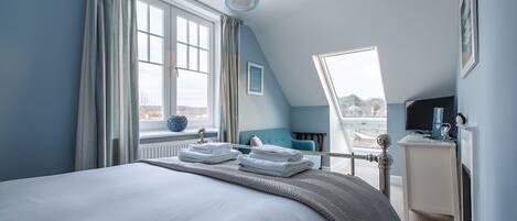 Double Room (Room3) | Egyptian cotton sheets, premium bedding, individually decorated