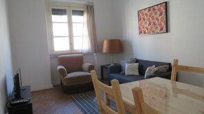 City-Apartment, 2 Schlafzimmer, Küche | Wohnzimmer