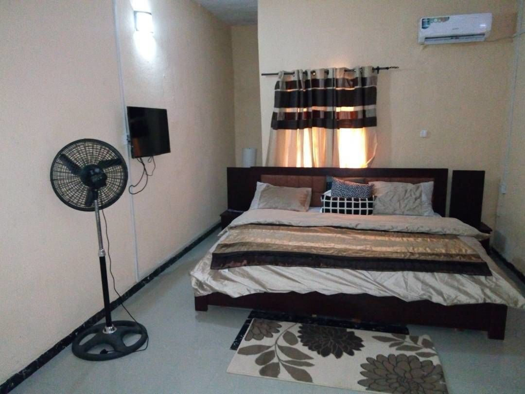 Premium bedding, desk