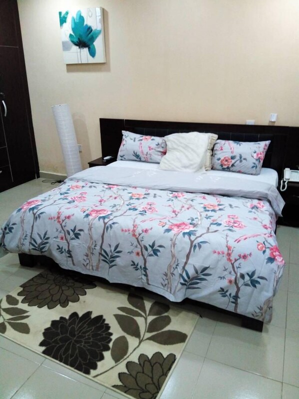 Standard Double Room, 1 Queen Bed | Premium bedding, desk - DABOTOV Hotel and Suites (Ilorin)