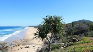 Beach nearby, sun loungers, beach towels