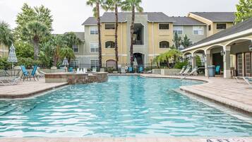 Ulkouima-allas, lämmitetty uima-allas