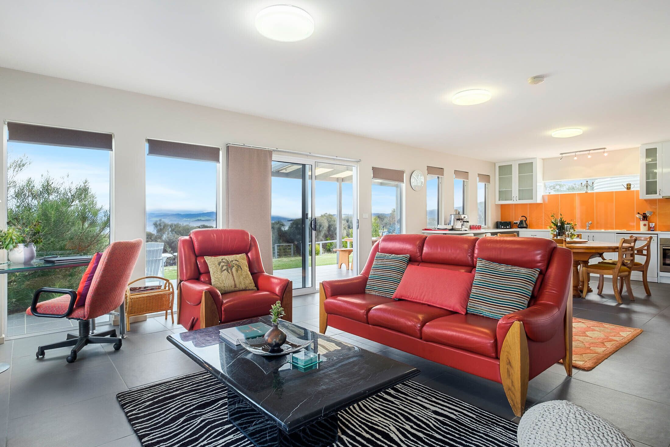 Manfield Seaside Bruny Island - Beach/Waterfront -  3 Bedroom house — image 3