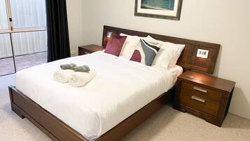 4 bedrooms, iron/ironing board, travel cot, free WiFi