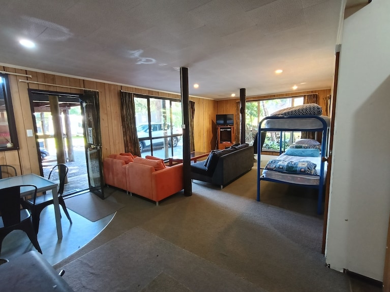 Chalet Near The Lake - Lake Okareka Sleeps 12 - 로토루아
