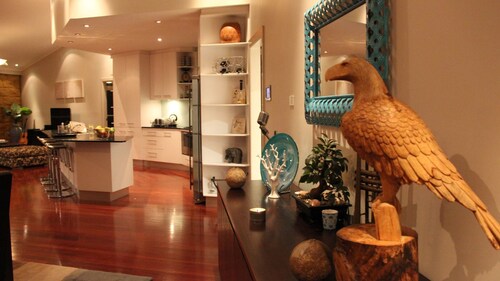 Rotierendes Haus, Riverfront, 40-Morgen-Farm, Haustierfreundlich, bis zu 16 Personen