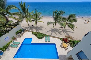 室外游泳池，恒温泳池