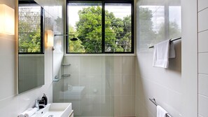 Badewanne, Haartrockner