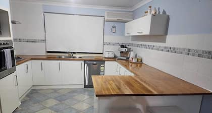 AVALON BAY BEACH HOUSE