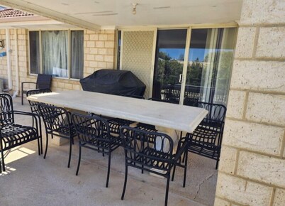 AVALON BAY BEACH HOUSE