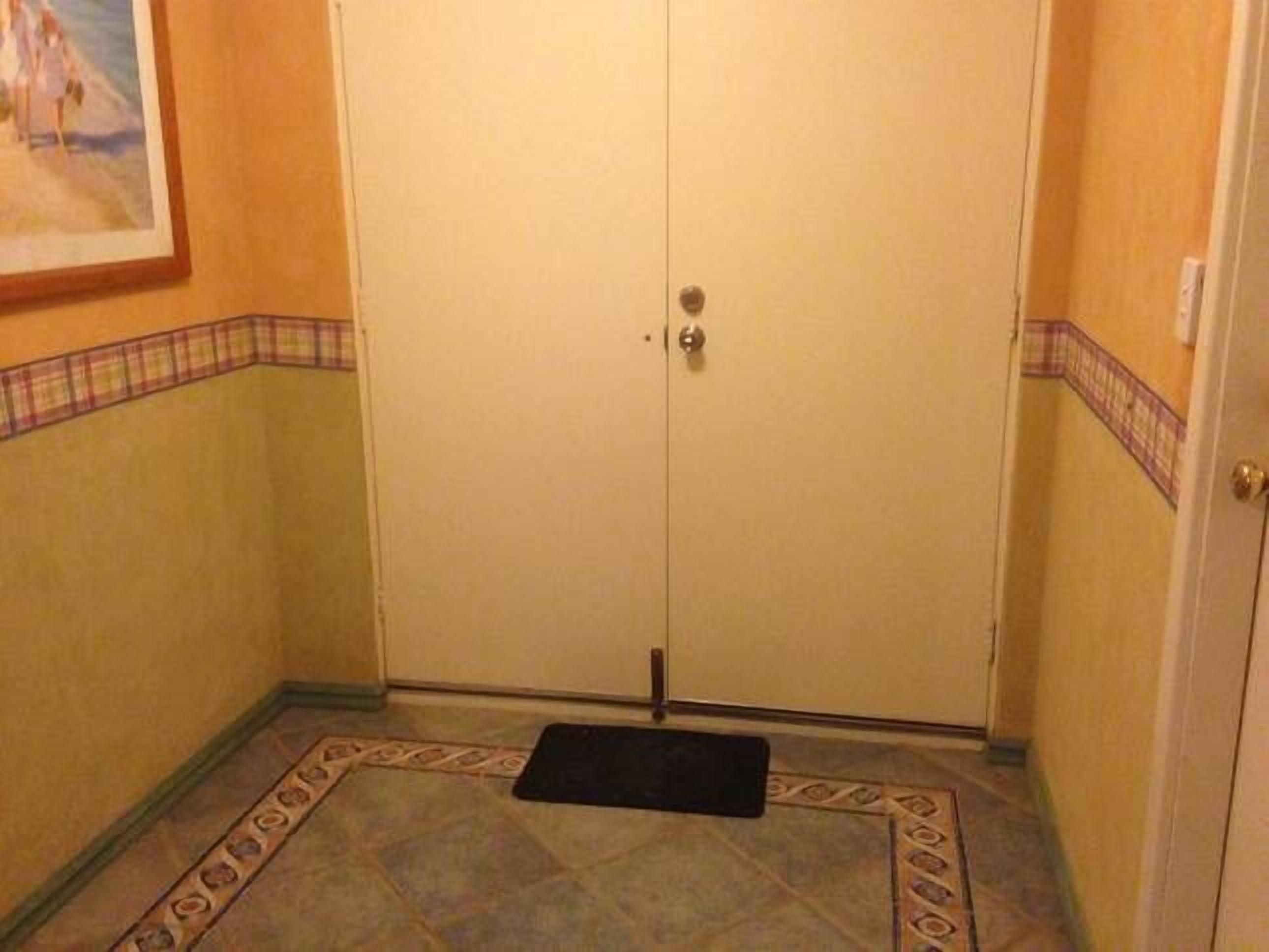 AVALON BAY BEACH HOUSE — image 8