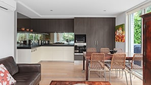 Dining - BOUTIQUE STAYS - Lalique (Elwood)