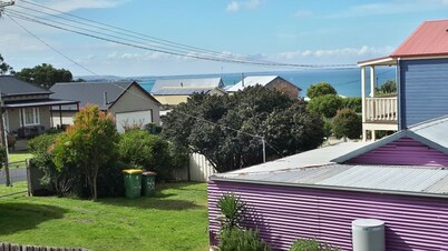 pelican view - see the sea in our peaceful family/pet-friendly elevated home
