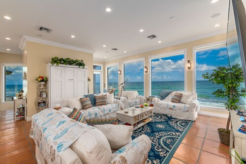 Eden Beach! Ocean-to-River Fla Beach House. ON THE BEACH! Dock, hot tub, & more