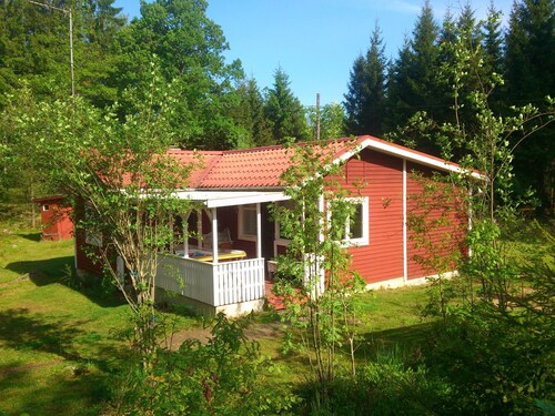 Cozy cottage near the lake, including free Wi-Fi and own rowing boat
