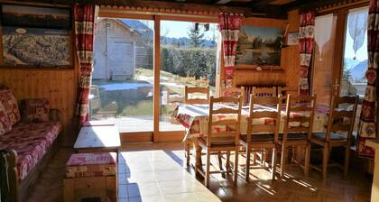 CHALET*** CONFORT AGREABLE, VUE MAGNIFIQUE, JARDIN PRIVE DE 400 M2 PLEIN SUD
