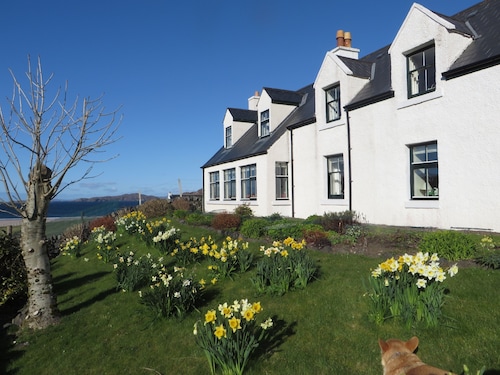 Much loved family-friendly house, coastal setting in the Highlands