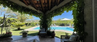 Villa 8 pers, hage, svømmebasseng, fantastisk utsikt, rolig, 8 km fra Montpellier