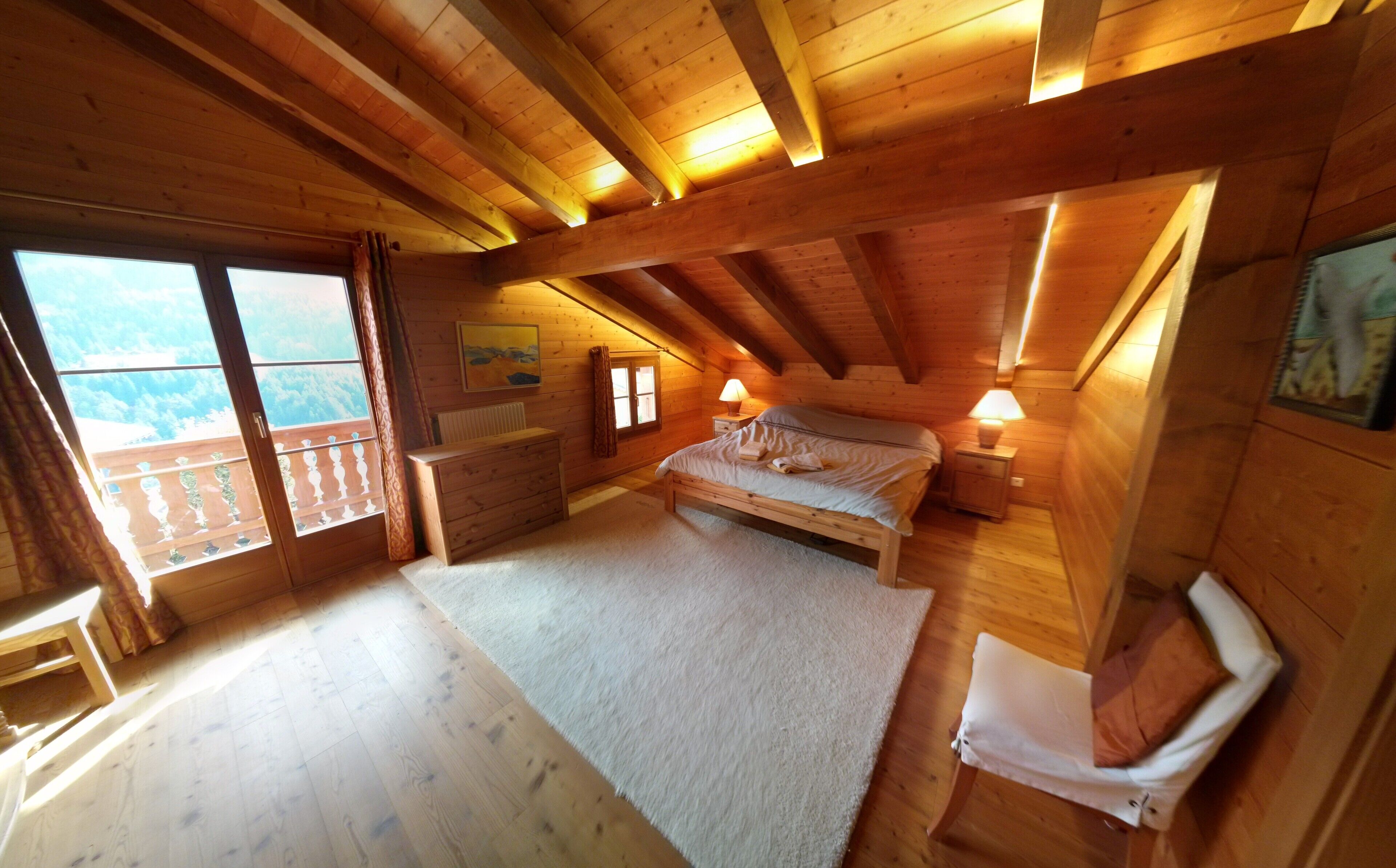 6 bedrooms, iron/ironing board, travel crib, WiFi (free)