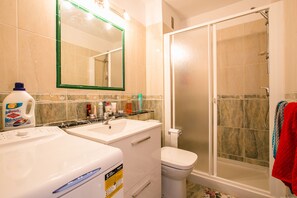 Hair dryer, towels - One bedroom penthouse with amazing sea views, Playa de las Americas, Costa Adeje (Costa Adeje, Tenerife)