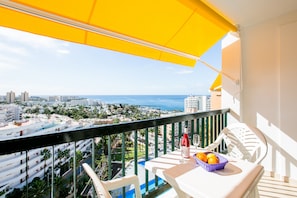 Outdoor dining - One bedroom penthouse with amazing sea views, Playa de las Americas, Costa Adeje (Costa Adeje, Tenerife)
