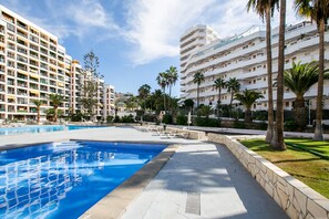 Pool - One bedroom penthouse with amazing sea views, Playa de las Americas, Costa Adeje (Costa Adeje, Tenerife)