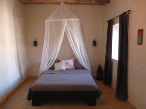 5 soverom, strykejern/-brett og sengetøy