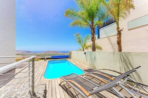 Outdoor pool, a heated pool - Wonderful villa, free WIfI, private pool, AC, BBQ 300m from Siam Park Mall (Adeje/ Tenerife)
