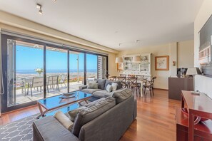 TV, DVD player, books, music library - Wonderful villa, free WIfI, private pool, AC, BBQ 300m from Siam Park Mall (Adeje/ Tenerife)