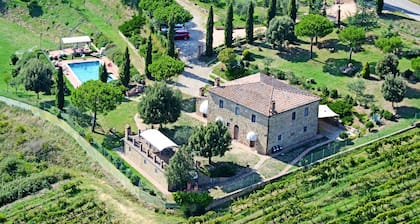 Extremely panoramic villa with private swimming pool, large, well-equipped outdoor area, terrace wit