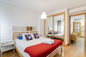 1 chambre, fer et planche Ă repasser