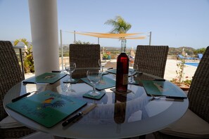 Outdoor dining - STUNNING VILLA with superb views, all-year sun and golf on your doorstep! Heaven (Pissouri)